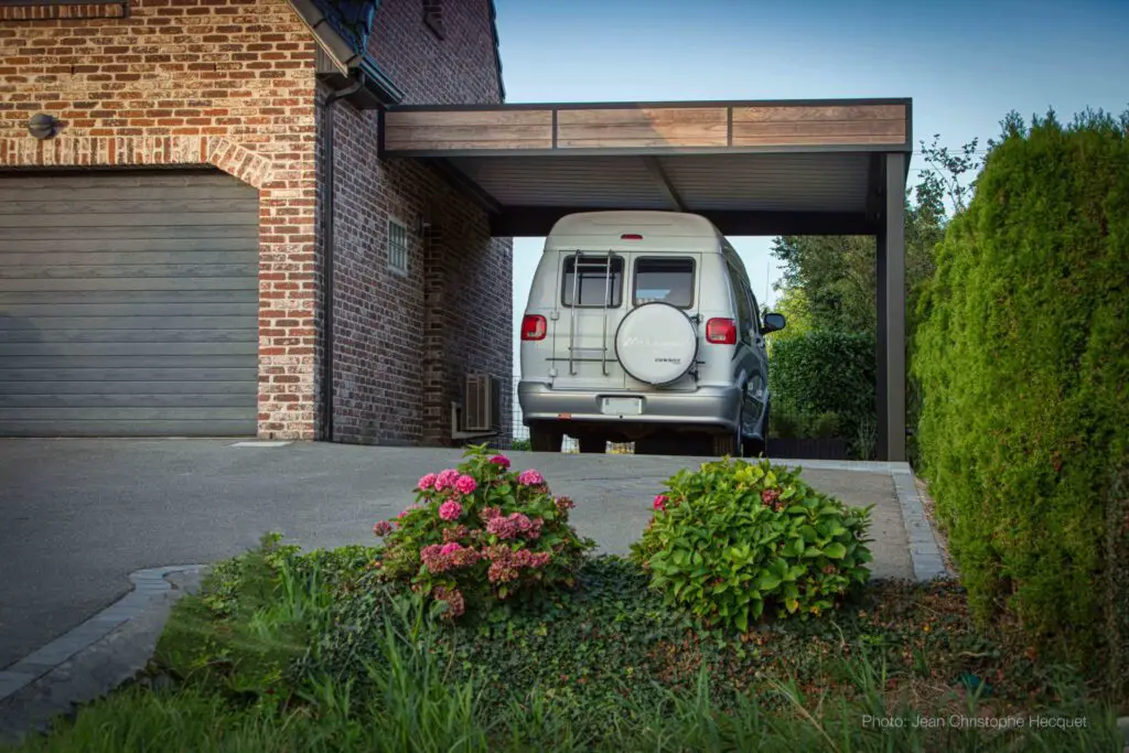 Carport attached to the Garage