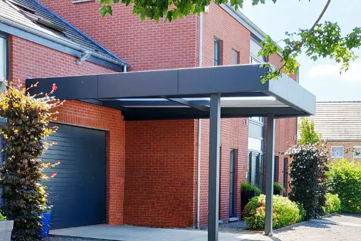 Carport attached to the Garage